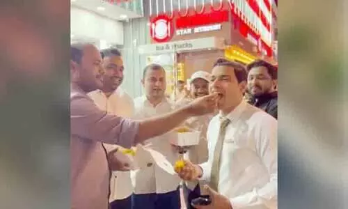 യു.​ഡി.​എ​ഫി​ന്റെ വി​ജ​യം ആ​ഘോ​ഷി​ച്ച് ഐ.വൈ.സി