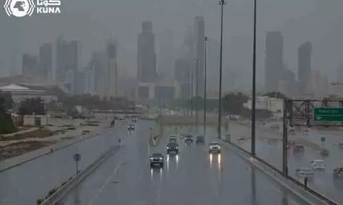 ഇടക്കിടെയുള്ള മഴ തുടരും; രാജ്യത്ത് പരക്കെ മഴ, തണുപ്പ് വർധിച്ചു ഇടക്കിടെയുള്ള മഴ തുടരും; രാജ്യത്ത് പരക്കെ മഴ, തണുപ്പ് വർധിച്ചു