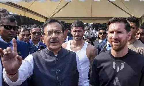 മെസ്സിയുടെ ഗോട്ട് ടൂർ പരിപാടിക്കിടെയുണ്ടായ സംഘർഷം; പശ്ചിമ ബംഗാൾ കായിക മന്ത്രി രാജിവെച്ചു