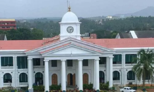 ശമ്പളപരിഷ്കരണത്തിന് കമീഷനില്ല, പകരം സമിതി; തിരക്കിട്ട നീക്കങ്ങളിലേക്ക് സർക്കാർ ശമ്പളപരിഷ്കരണത്തിന് കമീഷനില്ല, പകരം സമിതി; തിരക്കിട്ട നീക്കങ്ങളിലേക്ക് സർക്കാർ
