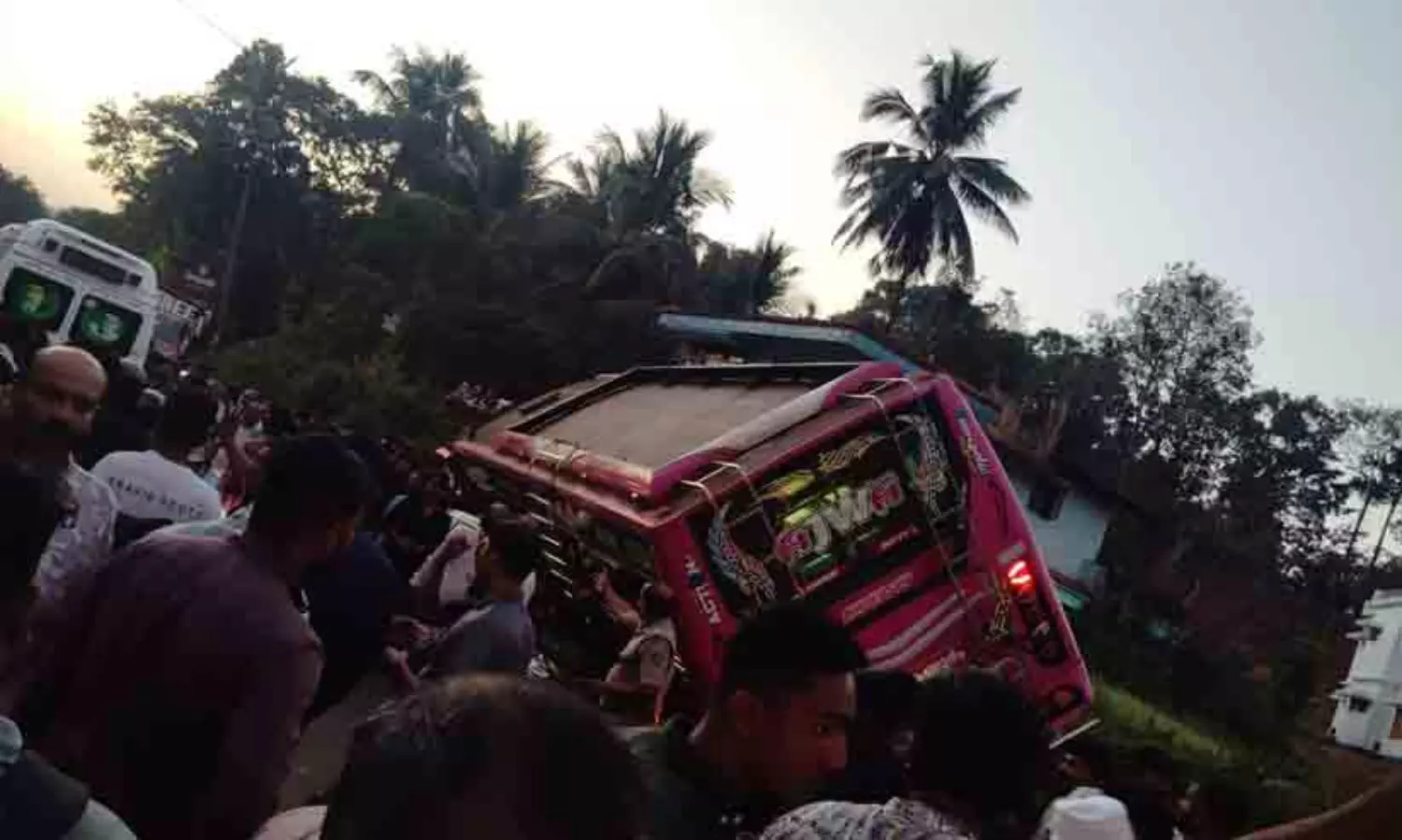 Bus loses control and crashes into field in Mattannur