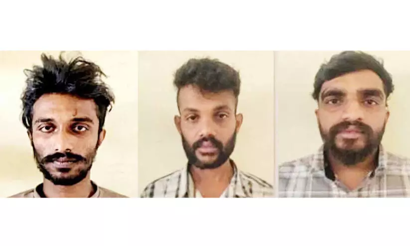 കവർച്ച കേസിൽ രണ്ട് ബംഗളൂരു സ്വദേശികൾ ഉൾപ്പെടെ മൂന്നുപേർ അറസ്റ്റിൽ കവർച്ച കേസിൽ രണ്ട് ബംഗളൂരു സ്വദേശികൾ ഉൾപ്പെടെ മൂന്നുപേർ അറസ്റ്റിൽ