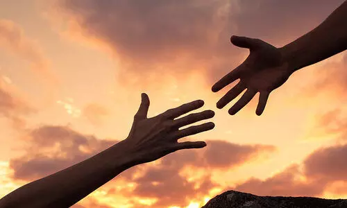 ലഹരിയിൽ താളംതെറ്റിയ യുവാവിനെ ജീവിതത്തിലേക്ക് കൈപിടിച്ച് സ്നേഹിത