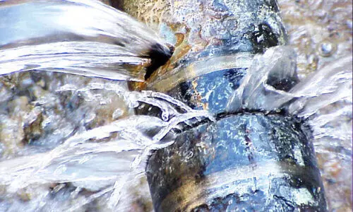 ആവർത്തിച്ചുള്ള പൈപ്പ് പൊട്ടൽ; സുരക്ഷാവീഴ്ചയെന്ന് ആരോപണം