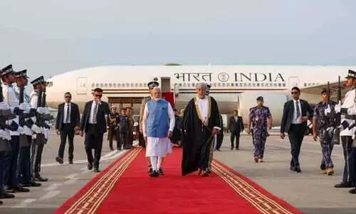 പ്രധാനമന്ത്രി നരേന്ദ്ര മോദി ഒമാനിലെത്തി