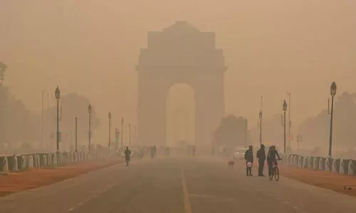 നിർമാണ, പൊളിക്കൽ പ്രവർത്തനങ്ങൾ അനുവദിക്കില്ല, നിയമങ്ങൾ പാലിക്കാത്തവർക്ക് കർശന ശിക്ഷ; ഡൽഹിയിലെ വായു മലിനീകരണത്തിൽ കേന്ദ്രം നിർമാണ, പൊളിക്കൽ പ്രവർത്തനങ്ങൾ അനുവദിക്കില്ല, നിയമങ്ങൾ പാലിക്കാത്തവർക്ക് കർശന ശിക്ഷ; ഡൽഹിയിലെ വായു മലിനീകരണത്തിൽ കേന്ദ്രം
