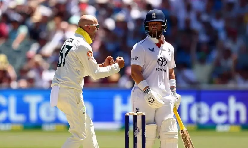 ആർച്ചറിന് അഞ്ച് വിക്കറ്റ്, ആസ്ട്രേലിയ 371ന് പുറത്ത്; മറുപടി ബാറ്റിങ്ങിൽ പതറി ഇംഗ്ലണ്ട് ആർച്ചറിന് അഞ്ച് വിക്കറ്റ്, ആസ്ട്രേലിയ 371ന് പുറത്ത്; മറുപടി ബാറ്റിങ്ങിൽ പതറി ഇംഗ്ലണ്ട്