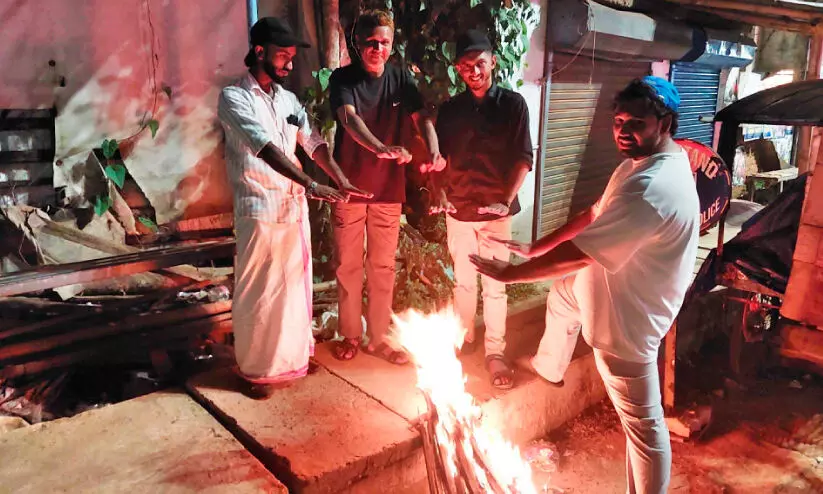 തണുത്തു വിറച്ച് വയനാട്; പലയിടത്തും 11 ഡിഗ്രി സെൽഷ്യസ് വരെ താപനില താഴ്ന്നു തണുത്തു വിറച്ച് വയനാട്; പലയിടത്തും 11 ഡിഗ്രി സെൽഷ്യസ് വരെ താപനില താഴ്ന്നു
