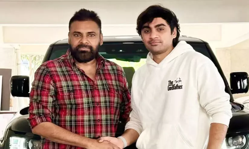 ഒജി സംവിധായകന് പവൻ കല്യാണിന്റെ സമ്മാനം മൂന്ന് കോടിയുടെ കാർ ഒജി സംവിധായകന് പവൻ കല്യാണിന്റെ സമ്മാനം മൂന്ന് കോടിയുടെ കാർ