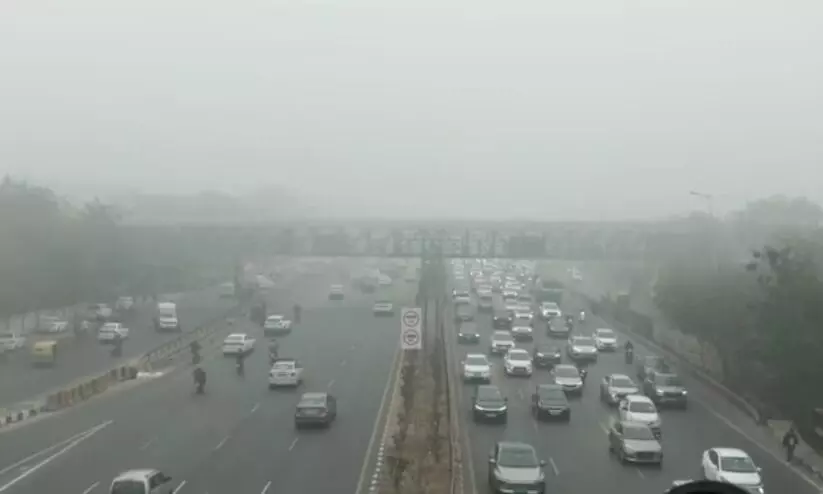 പുക സർട്ടിഫിക്കറ്റ് ഇല്ലെങ്കിൽ ഇന്ധനമില്ല, പഴയ കാറുകൾക്ക് പ്രവേശനമില്ല; നിയന്ത്രണം കടുപ്പിച്ച് ഡൽഹി പുക സർട്ടിഫിക്കറ്റ് ഇല്ലെങ്കിൽ ഇന്ധനമില്ല, പഴയ കാറുകൾക്ക് പ്രവേശനമില്ല; നിയന്ത്രണം കടുപ്പിച്ച് ഡൽഹി