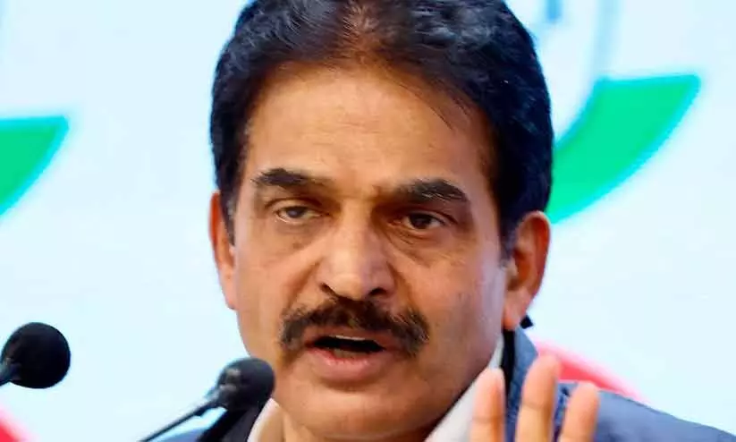 ‘പോറ്റിയെ കേറ്റിയേ’: കുഞ്ഞബ്ദുല്ലക്ക് എല്ലാ നിയമസഹായവും ഉറപ്പാക്കി കെ.സി വേണുഗോപാൽ എം.പി; വീഡിയോ കോളിൽ സംസാരിച്ച് അഭിനന്ദനം അറിയിച്ചു ‘പോറ്റിയെ കേറ്റിയേ’: കുഞ്ഞബ്ദുല്ലക്ക് എല്ലാ നിയമസഹായവും ഉറപ്പാക്കി കെ.സി വേണുഗോപാൽ എം.പി; വീഡിയോ കോളിൽ സംസാരിച്ച് അഭിനന്ദനം അറിയിച്ചു