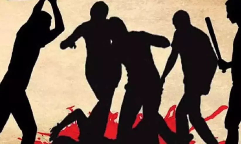 കള്ളനെന്ന് ആരോപിച്ച് ആൾക്കൂട്ടമർദനം; വാളയാറിൽ ഇതരസംസ്ഥാന തൊഴിലാളിക്ക് ദാരുണാന്ത്യം കള്ളനെന്ന് ആരോപിച്ച് ആൾക്കൂട്ടമർദനം; വാളയാറിൽ ഇതരസംസ്ഥാന തൊഴിലാളിക്ക് ദാരുണാന്ത്യം