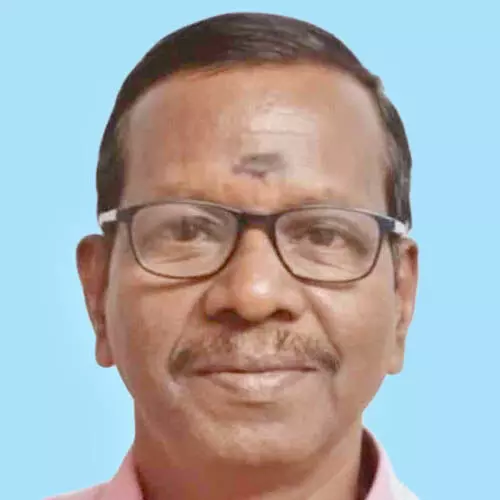 വാ​ദ്യ​ക​ലാ​കാ​ര​ൻ ഉ​ണ്ണി​കൃ​ഷ്ണ​ൻ ട്രെ​യി​ൻ യാ​ത്ര​ക്കി​ടെ കു​ഴ​ഞ്ഞു​വീ​ണു മ​രി​ച്ചു