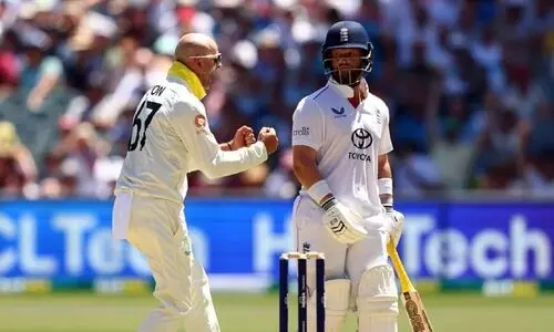 ആർച്ചറിന് അഞ്ച് വിക്കറ്റ്, ആസ്ട്രേലിയ 371ന് പുറത്ത്; മറുപടി ബാറ്റിങ്ങിൽ പതറി ഇംഗ്ലണ്ട് ആർച്ചറിന് അഞ്ച് വിക്കറ്റ്, ആസ്ട്രേലിയ 371ന് പുറത്ത്; മറുപടി ബാറ്റിങ്ങിൽ പതറി ഇംഗ്ലണ്ട്