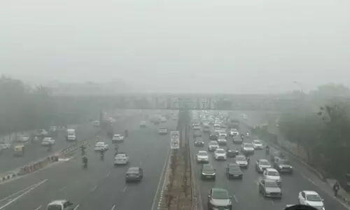 പുക സർട്ടിഫിക്കറ്റ് ഇല്ലെങ്കിൽ ഇന്ധനമില്ല, പഴയ കാറുകൾക്ക് പ്രവേശനമില്ല; നിയന്ത്രണം കടുപ്പിച്ച് ഡൽഹി