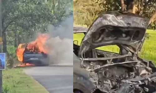 പാലക്കാട് നിർത്തിയിട്ട കാറിന് തീപിടിച്ച് ഒരാൾ വെന്തുമരിച്ചു