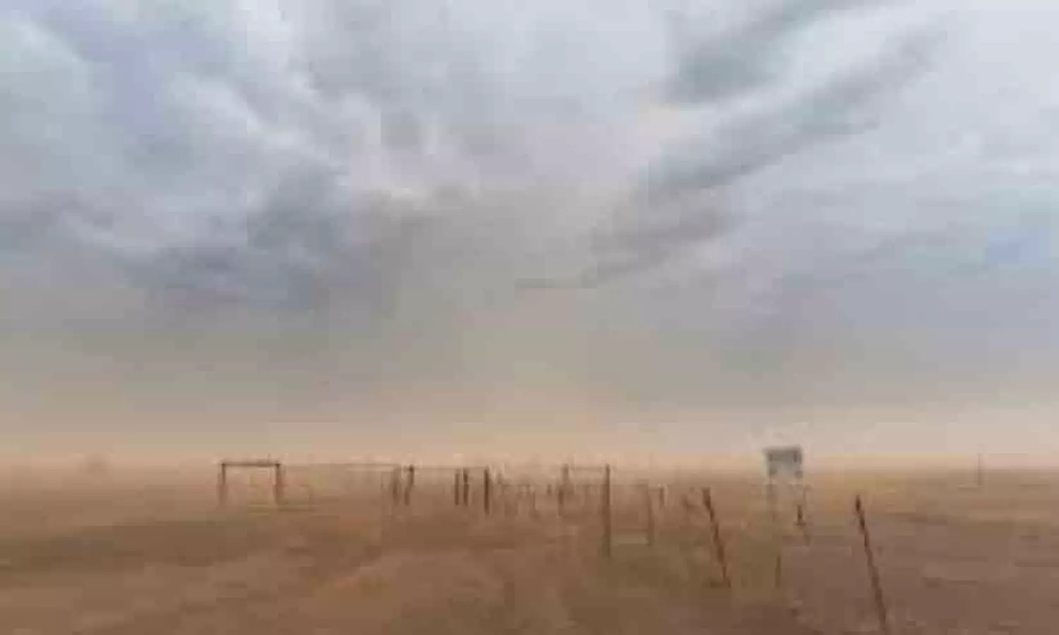 ഒ​മാ​നി​ൽ ക​ന​ത്ത കാ​റ്റി​ന് സാ​ധ്യ​ത