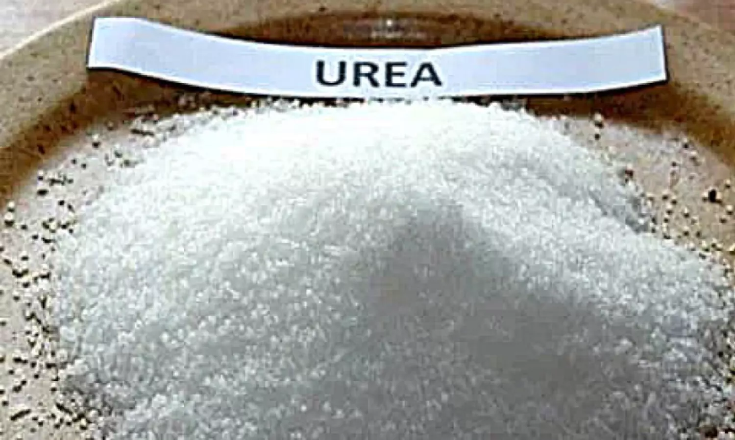 യൂറിയ ക്ഷാമം; നെട്ടോട്ടത്തിൽ കർഷകർ