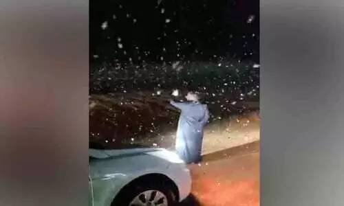 ത​ബൂ​ക്കി​ലെ അ​ൽ ലോ​സ്​ കു​ന്നു​ക​ളി​ൽ മ​ഞ്ഞു​പെ​യ്യു​ന്നു