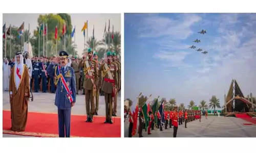 ധീ​ര​ജ​വാ​ന്മാ​രു​ടെ സ്മ​ര​ണ​യി​ൽ രാ​ജ്യം; ആ​ദ​ര​മ​ർ​പ്പി​ച്ച് ഹ​മ​ദ് രാ​ജാ​വ്