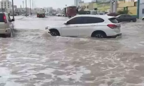 യു.​എ.​ഇ​യി​ൽ ശ​ക്​​ത​മാ​യ മ​ഴ​യി​ൽ ക​ന​ത്ത നാ​ശം