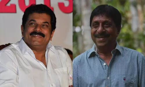 നെഞ്ചോട് ചേർത്ത് പിടിച്ച നിഷ്കളങ്ക സ്നേഹത്തിന്‍റെ പേര് കൂടിയാണ് ശ്രീനിവാസൻ; പ്രതിസന്ധികളിലെ തണൽ മരത്തിന് വിട -മുകേഷ്