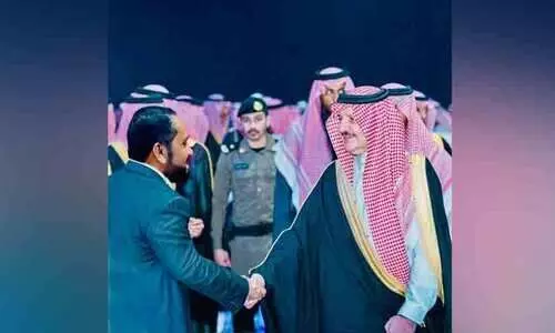 സൗദി കിഴക്കൻ പ്രവിശ്യ ഗവർണറുമായി സൗഹൃദം പങ്കിട്ട് ലുലു സൗദി ഡയറക്ടർ സൗദി കിഴക്കൻ പ്രവിശ്യ ഗവർണറുമായി സൗഹൃദം പങ്കിട്ട് ലുലു സൗദി ഡയറക്ടർ