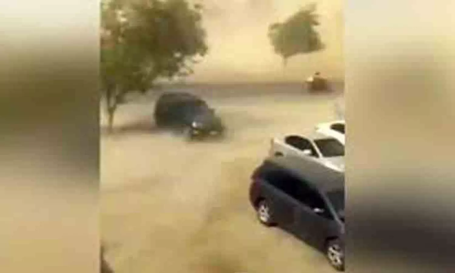 പൊ​ടി​ക്കാ​റ്റ്:ജാ​ഗ്ര​താ​നി​ർ​ദേ​ശം പു​റ​പ്പെ​ടു​വി​ച്ചു