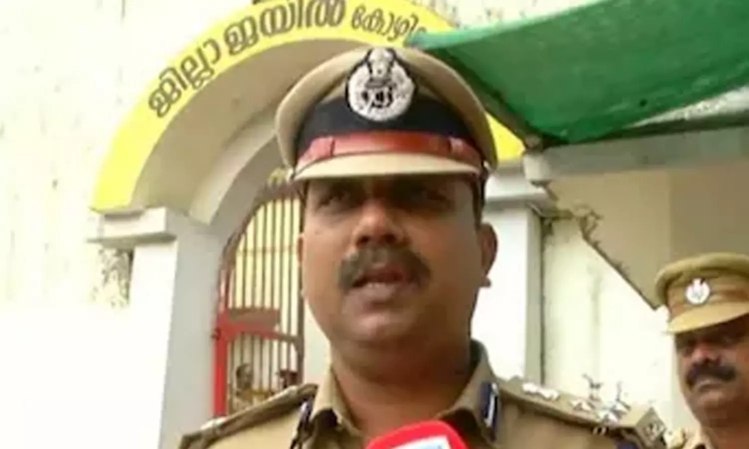 കൈക്കൂലി കേസ്: ജയിൽ ഡി.ഐ.ജിയെ ‘ചേർത്തുപിടിച്ച്’ സർക്കാർ