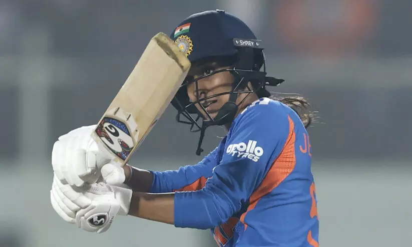 ജെമീമക്ക് അർധസെഞ്ച്വറി; ആദ്യ ട്വന്റി20യിൽ ശ്രീലങ്കയെ വീഴ്ത്തി ഇന്ത്യ ജെമീമക്ക് അർധസെഞ്ച്വറി; ആദ്യ ട്വന്റി20യിൽ ശ്രീലങ്കയെ വീഴ്ത്തി ഇന്ത്യ