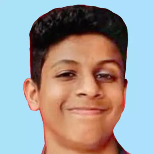 14 കാ​ര​ൻ കു​ഴ​ഞ്ഞു​വീ​ണ് മ​രി​ച്ചു