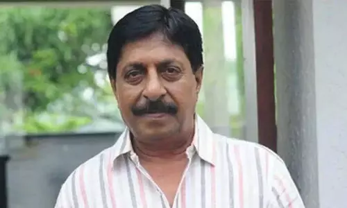 ചിരിച്ചൊഴിഞ്ഞ വിദൂഷകൻ