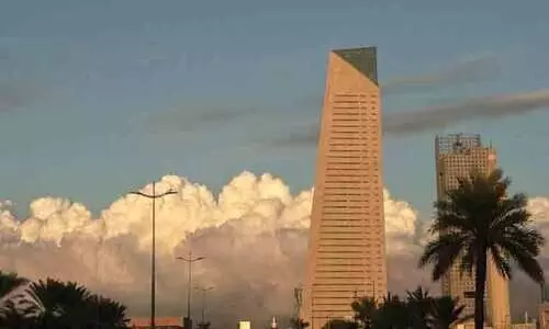 ക​ട്ടി​യു​ള്ള വ​സ്ത്ര​ങ്ങ​ൾ ധ​രി​ക്കാം; ശൈ​ത്യ​ം കടുക്കുന്നു