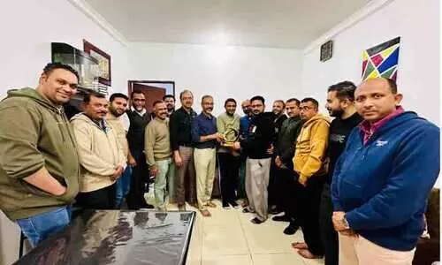 ആ​ത്തി​ഫ് അ​ബ്ദു​ൽ മ​ജീ​ദി​ന് എം.​സി.​എ​സ് യാ​ത്ര​യ​യ​പ്പ് ന​ൽ​കി