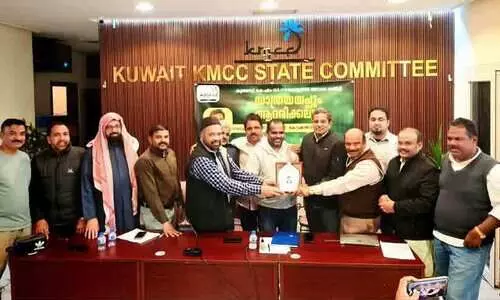 ടി.​പി. ഷ​റ​ഫു​വി​ന് കെ.​എം.​സി.​സി യാ​ത്ര​യ​യ​പ്പ് ന​ൽ​കി