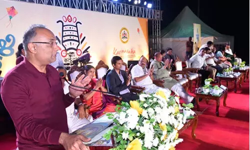 ക​രാ​വ​ലി ഉ​ത്സ​വം തു​ട​ങ്ങി