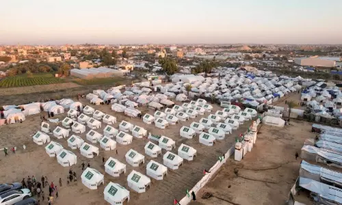 കുടിയിറക്കപ്പെട്ട ദുരിതബാധിതർക്ക് ആശ്വാസം കുടിയിറക്കപ്പെട്ട ദുരിതബാധിതർക്ക് ആശ്വാസം