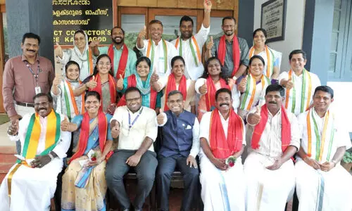 ഇനി പുതിയ സാരഥികൾ; ജനപ്രതിനിധികൾ    സത്യപ്രതിജ്ഞ ചെയ്ത് അധികാരമേറ്റു