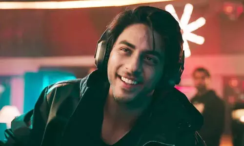 ‘എന്റെ ആദ്യത്തെ അവാർഡാണ്, അച്ഛനെപ്പോലെ എനിക്കും അവാർഡുകൾ ഇഷ്ടമാണ്; പക്ഷേ ഈ അവാർഡ് അദ്ദേഹത്തിനുള്ളതല്ല...’ ആര്യൻ ഖാൻ