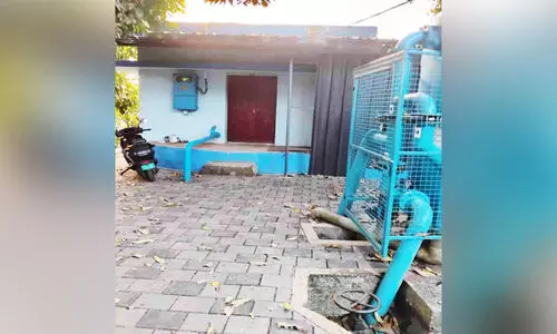 കണക്കൻകടവ് ഷട്ടർ തകർച്ച: ചാലക്കുടിയാറ്റിലേക്ക് ഓരുവെള്ളം കയറുന്നത് രൂക്ഷം; കൃഷിക്കും ഭീഷണി