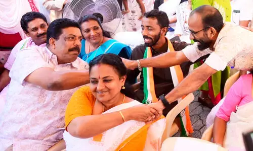 ആവേശത്തിരയകമ്പടിയിൽ ജനപ്രതിനിധികൾ അധികാരത്തിൽ