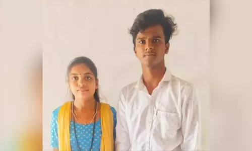 വിവാഹ ശേഷം ആദ്യമായി സ്വന്തം ഗ്രാമത്തിലെത്തി, പിന്നാലെ ദുരഭിമാന ആക്രമണം, 19കാരിക്കും ഗർഭസ്ഥ ശിശുവിനും ദാരുണാന്ത്യം, ഭർത്താവിനും മാതാപിതാക്കൾക്കും പരിക്കേറ്റു വിവാഹ ശേഷം ആദ്യമായി സ്വന്തം ഗ്രാമത്തിലെത്തി, പിന്നാലെ ദുരഭിമാന ആക്രമണം, 19കാരിക്കും ഗർഭസ്ഥ ശിശുവിനും ദാരുണാന്ത്യം, ഭർത്താവിനും മാതാപിതാക്കൾക്കും പരിക്കേറ്റു