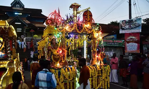 തങ്കഅങ്കി ഘോഷയാത്ര ഇന്ന് പുറപ്പെടും