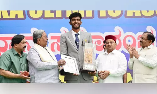 ഒ​ളി​മ്പി​ക്സി​ൽ സ്വ​ർ​ണം നേ​ടു​ന്ന കാ​യി​ക താ​ര​ങ്ങ​ൾ​ക്ക് ആ​റ് കോ​ടി രൂ​പ പാ​രി​തോ​ഷി​കം ന​ൽ​കും -മു​ഖ്യ​മ​ന്ത്രി