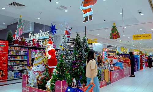 യു.എ.ഇയിൽ ക്രിസ്മസ്-പുതുവർഷ വിപണി സജീവം; ഉപഭോക്താകൾക്ക് മികച്ച ഓഫറുകളുമായി ലുലു