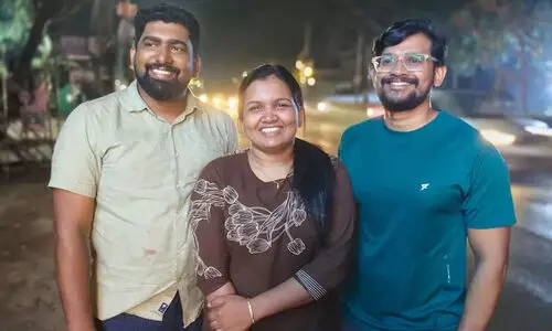 ബ്ലേഡ് കൊണ്ട് മുറിവുണ്ടാക്കി, ശ്വാസനാളത്തിലേക്ക് സ്ട്രോ കടത്തി; റോഡരികിൽ ശസ്ത്രക്രിയ നടത്തി യുവാവിന്‍റെ ജീവൻ തിരികെ പിടിച്ച് ഡോക്ടർമാർ