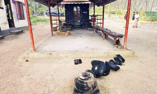 കൊട്ടാരക്കര പള്ളിക്കൽ ഏലാപ്പുറം ക്ഷേത്രത്തിനുനേരെ അക്രമം; വിഗ്രഹം പീഠത്തോടെ മോഷ്ടിച്ചു