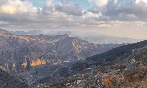 ശക്​തമായ മഴ: ജബൽ ജെയ്​സ്​ താൽക്കാലികമായി അടച്ചു