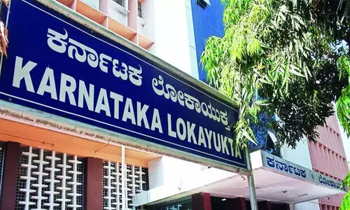 സ​ർ​ക്കാ​ർ ഉ​ദ്യോ​ഗ​സ്ഥ​രു​ടെ വീ​ടു​ക​ളി​ലും ഓ​ഫി​സു​ക​ളി​ലും ലോ​കാ​യു​ക്ത റെ​യ്ഡ്