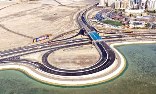 മ​നാ​മ​യെ​യും മു​ഹ​റ​ഖി​നെ​യും ബ​ന്ധി​പ്പി​ക്കു​ന്ന പാ​ലം പ​ണി പു​രോ​ഗ​മി​ക്കു​ന്നു